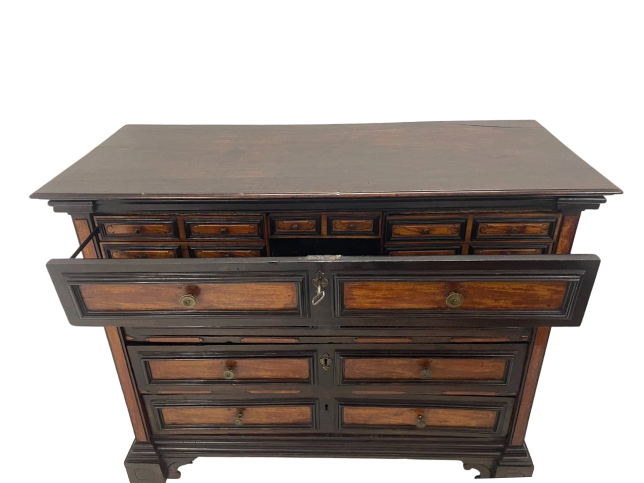 17th-18th century Italian Baroque chest of drawers in walnut and ebonized wood with original hardware
