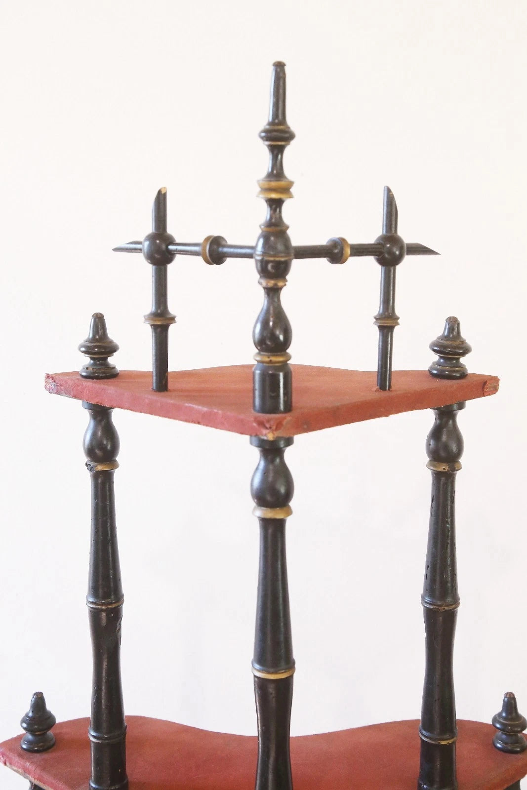 19th-Century Corner Étagère (1850–1900) with Ebonized Turned Columns and Three-Tier Serpentine Shelves